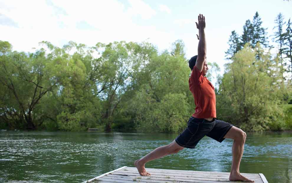 آموزش حرکات یوگا برای کاهش استرس و افزایش قدرت