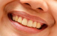 تغییر رنگ و زرد شدن دندان از چیست؟