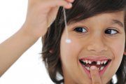 10 دلیل افتادن دندان ها